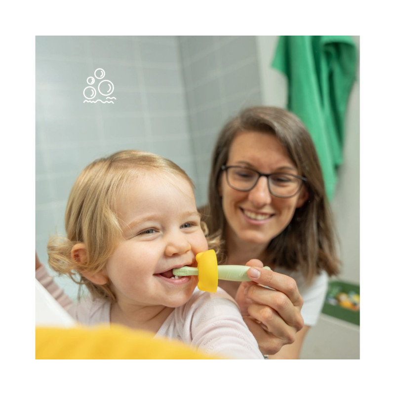 Зубна щітка Badabulle Силіконова Progressive