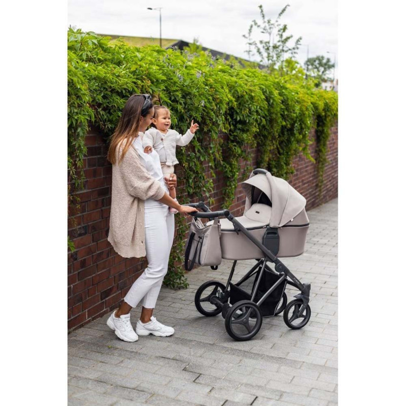 Універсальна коляска 2 в 1 Bebetto Flavio Pro 06/чорна