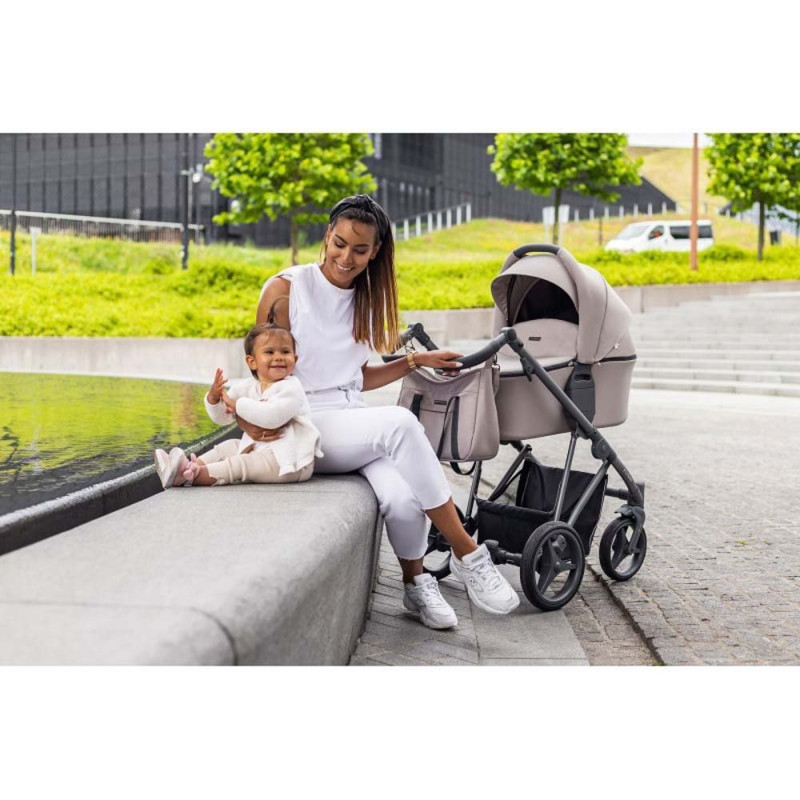 Універсальна коляска 2 в 1 Bebetto Flavio Pro 06/чорна