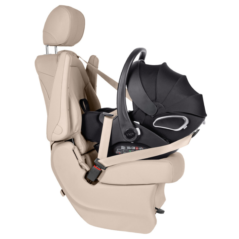 Автокрісло+база CARRELLO Vega CRL-14101/2 Absolute Black i-Size 40-87см ISOFIX /1/