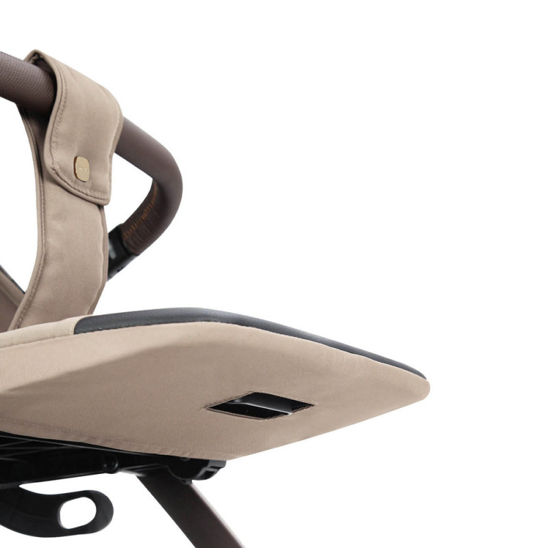 Прогулянкова коляска CARRELLO Bravo Carbon CRL-5530 Tropic Green