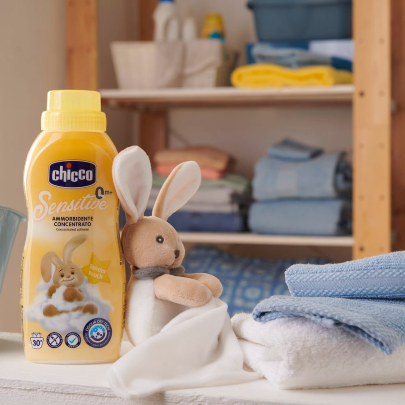 Пом’якшувач тканин Chicco "Sensitive Tender touch", 750 мл