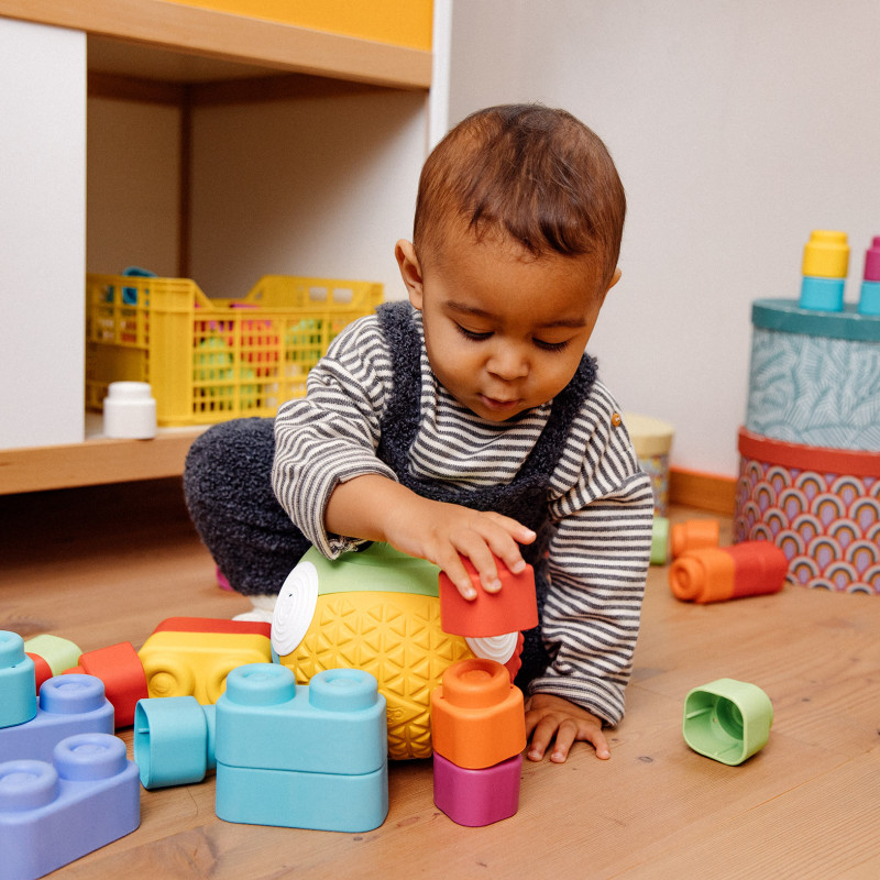 Розвиваюча іграшка Clementoni Sensory Ball, серія Soft Clemmy