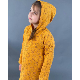 Мусліновий дитячий халатик на кнопках Зайки на гірчичному Decoza Moms XL7492-ms014 74-92
