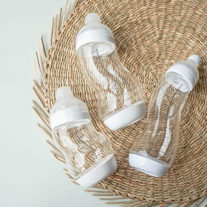 Пляшка Difrax Скляна антиколікова із силіконовою соскою 310 мл S-bottle Wide, White