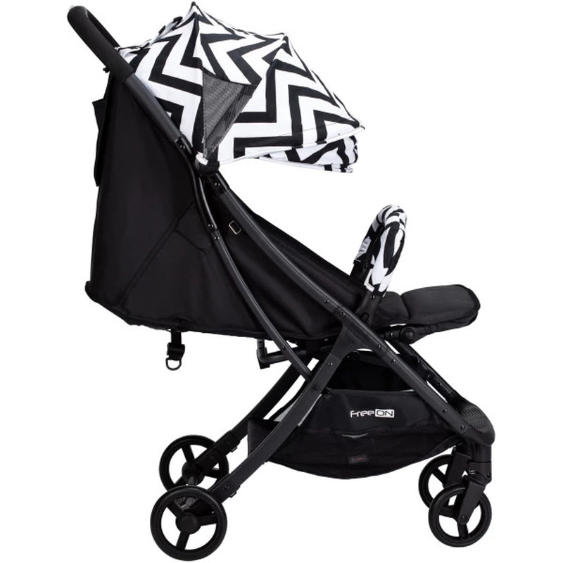Прогулянкова коляска FreeON SOLO Black-White