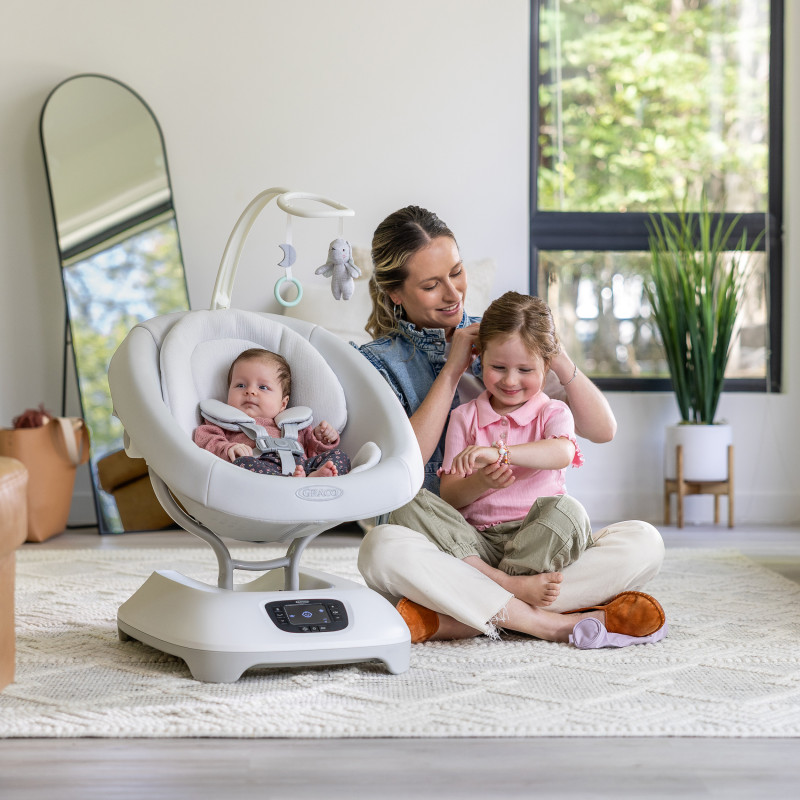 Заколисуючий центр Graco Eluma Sway White