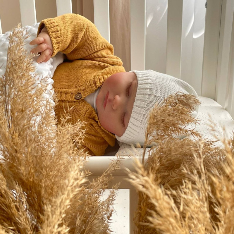 Шапка Msonya в'язана із зіркою 39 білий