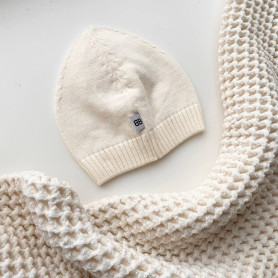 Шапка Msonya в'язана бб 37 молочний 4187