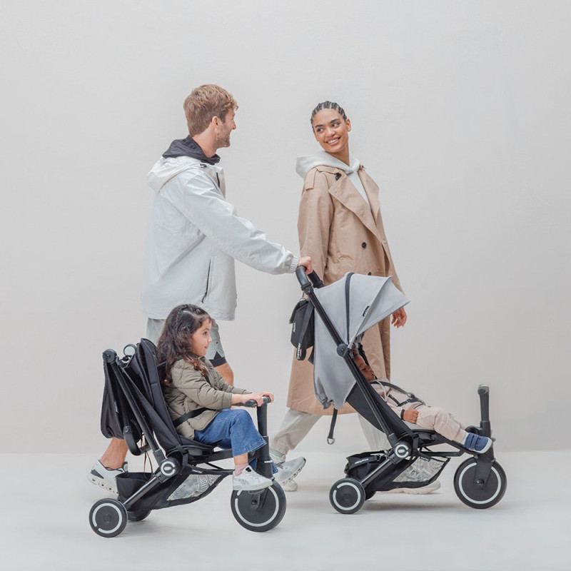 Прогулянкова коляска smarTrike Traveler Onyx Black