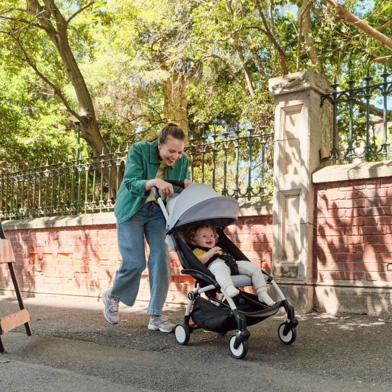 Прогулянкова коляска Stokke YOYO³ White Black