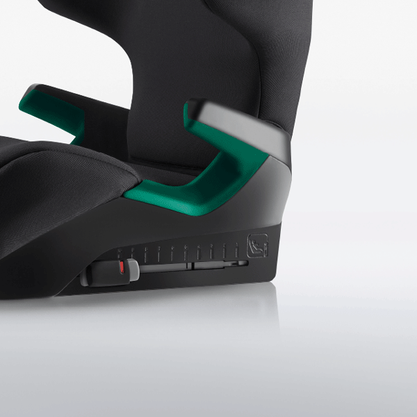 Нові роз'єми ISOfix в автокріслі Britax Romer Hi-Liner