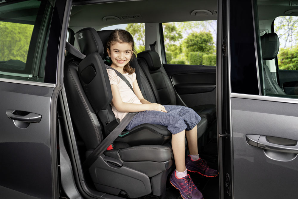 Автокрісло Britax Römer KIDFIX M i-SIZE (Cosmos Black)