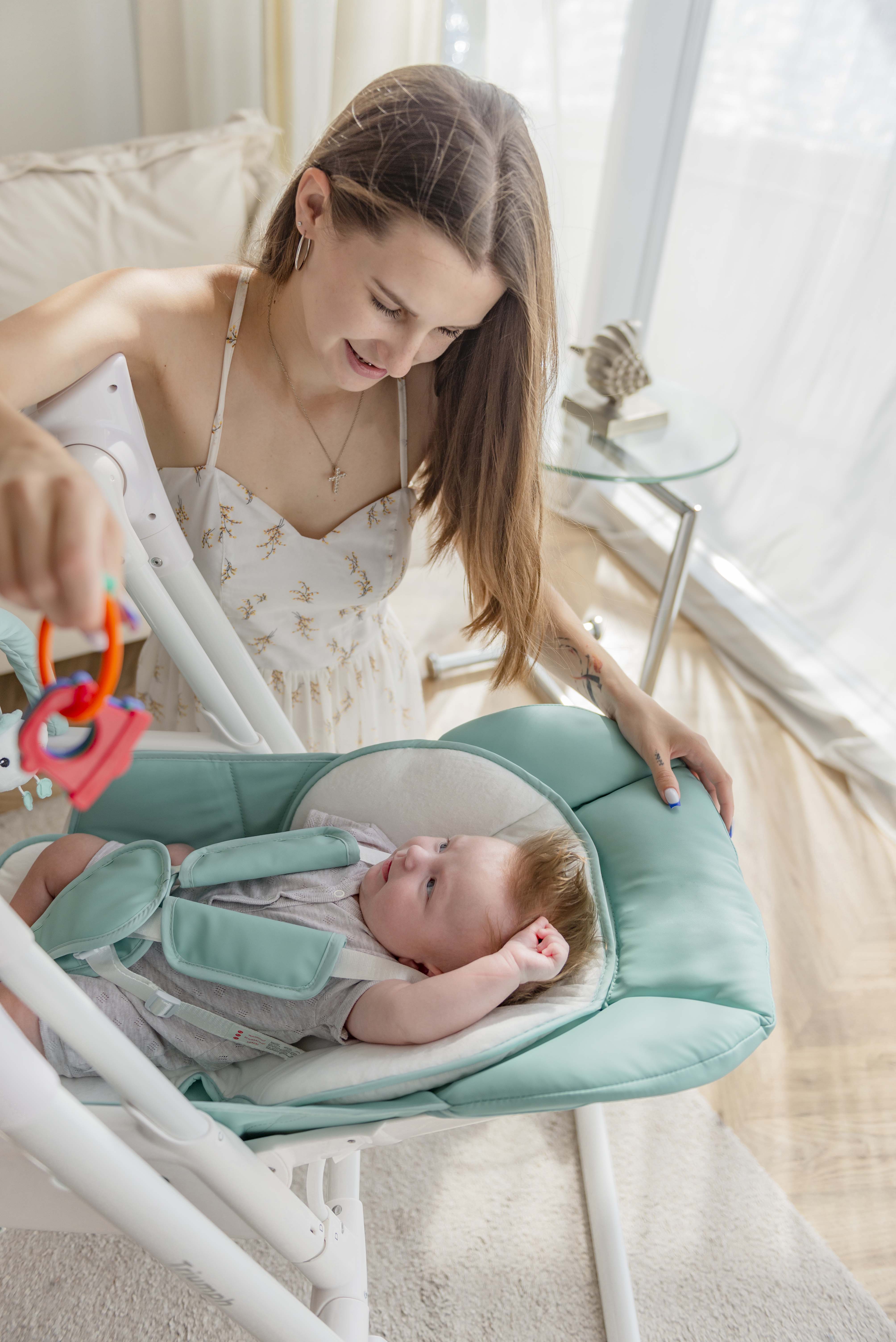 Стільчик зручна форма для спільного відпочинку та годування Тріумф